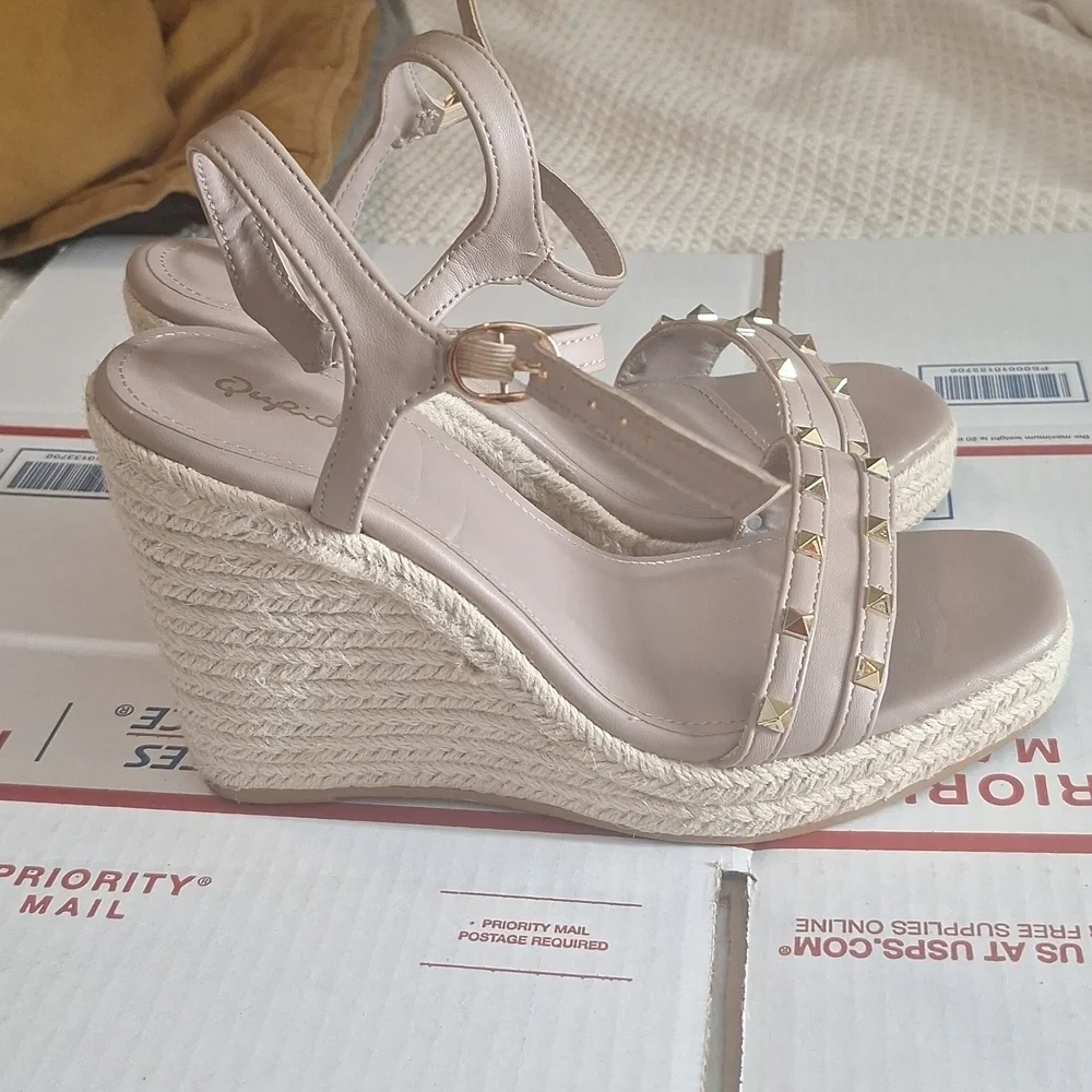 Qupid Birch Taupe Mocha Espadrille Wedges SIZE 9
